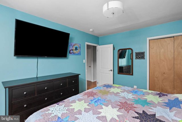 140 W 5TH ST, Palmyra, NJ 08065