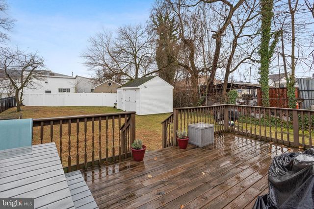 140 W 5TH ST, Palmyra, NJ 08065