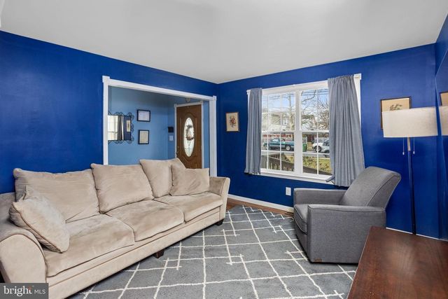 140 W 5TH ST, Palmyra, NJ 08065