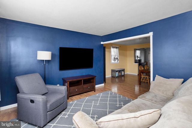 140 W 5TH ST, Palmyra, NJ 08065