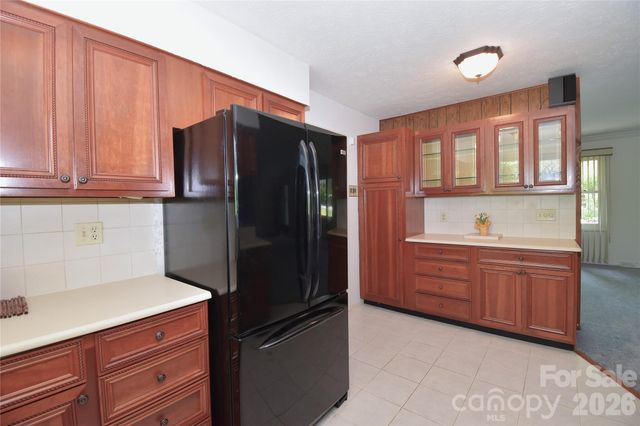 88 Botany Drive, Asheville, NC 28805