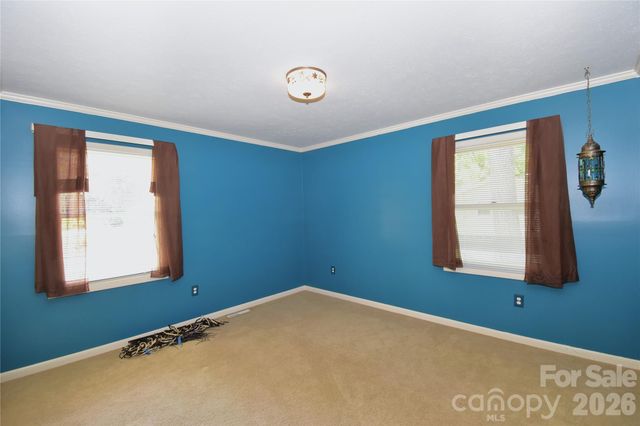 88 Botany Drive, Asheville, NC 28805