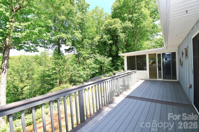 88 Botany Drive, Asheville, NC 28805
