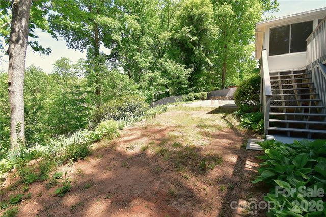 88 Botany Drive, Asheville, NC 28805