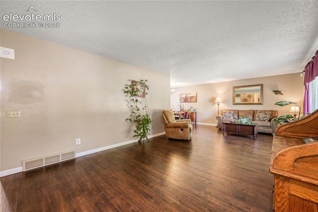 3225 Oak Creek Drive, Colorado Springs, CO 80906