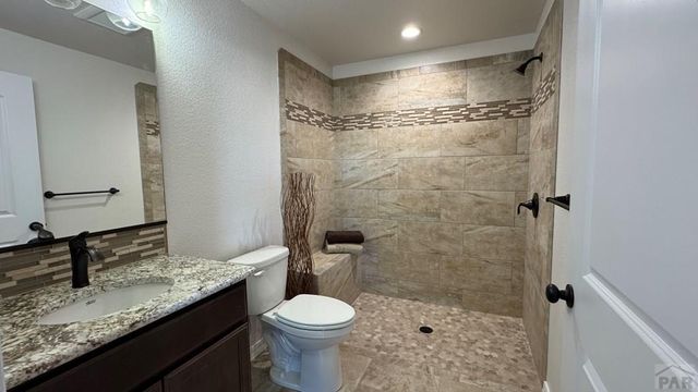 806 Thorncrest Dr, Pueblo, CO 81005