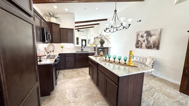806 Thorncrest Dr, Pueblo, CO 81005
