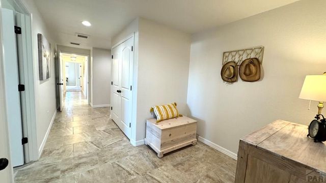 806 Thorncrest Dr, Pueblo, CO 81005