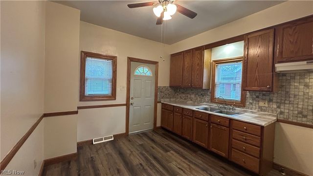 315 N Bentley Avenue, Niles, OH 44446