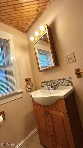 315 N Bentley Avenue, Niles, OH 44446