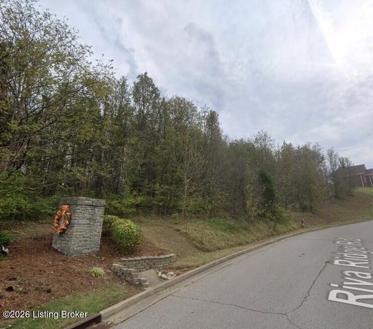 1917 Riva Ridge Rd, Louisville, KY 40214