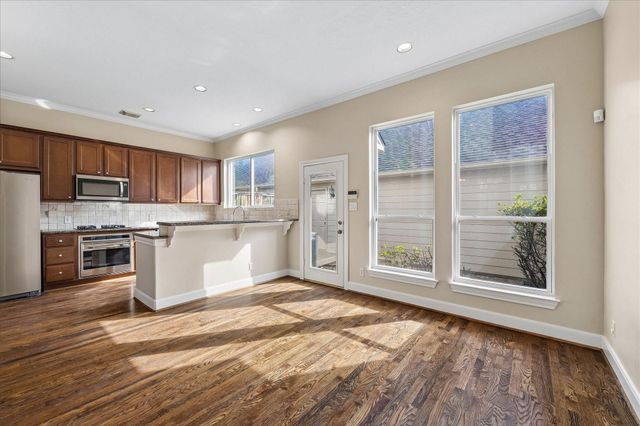 418 S Park Grove, Houston, TX 77007