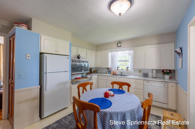 1355 Derby Drive Nw, City Of Grand Rapids, MI 49504