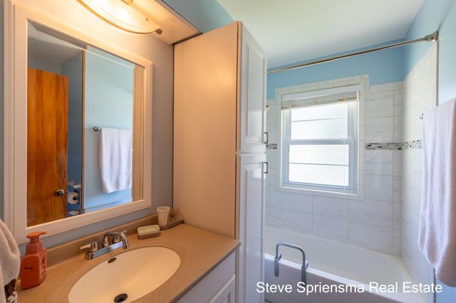 1355 Derby Drive Nw, City Of Grand Rapids, MI 49504