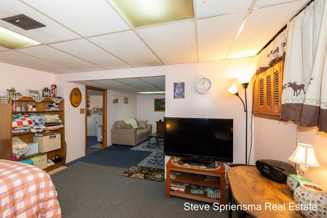 1355 Derby Drive Nw, City Of Grand Rapids, MI 49504