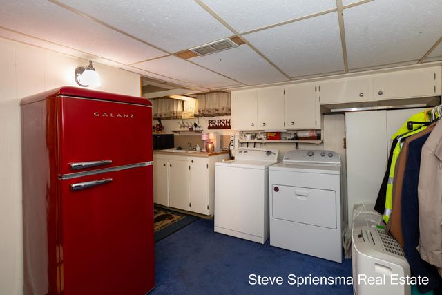 1355 Derby Drive Nw, City Of Grand Rapids, MI 49504