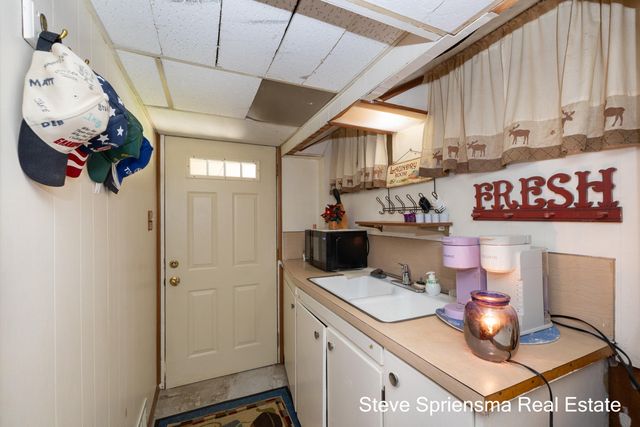 1355 Derby Drive Nw, City Of Grand Rapids, MI 49504