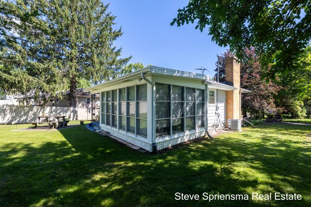 1355 Derby Drive Nw, City Of Grand Rapids, MI 49504