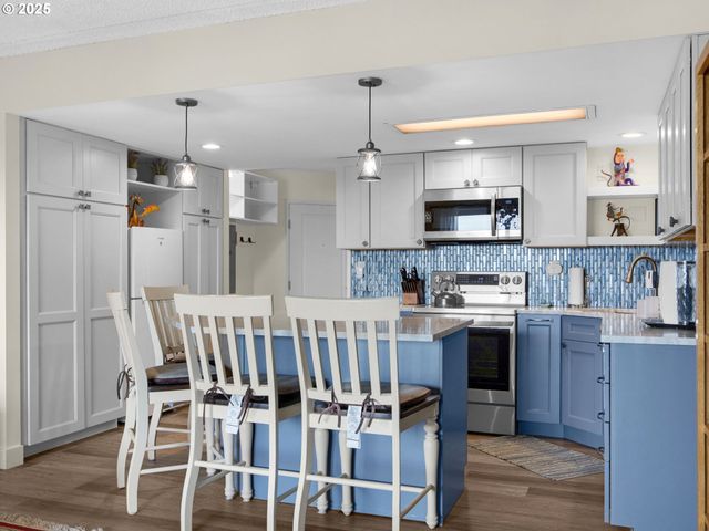 1146 N MARION Ave 1-606, Gearhart, OR 97138