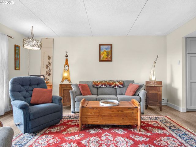 1146 N MARION Ave 1-606, Gearhart, OR 97138