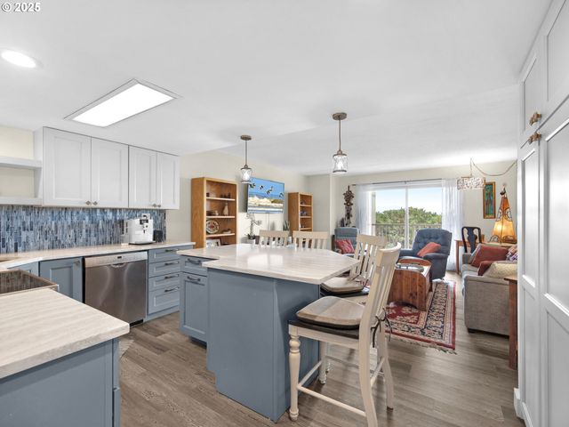 1146 N MARION Ave 1-606, Gearhart, OR 97138