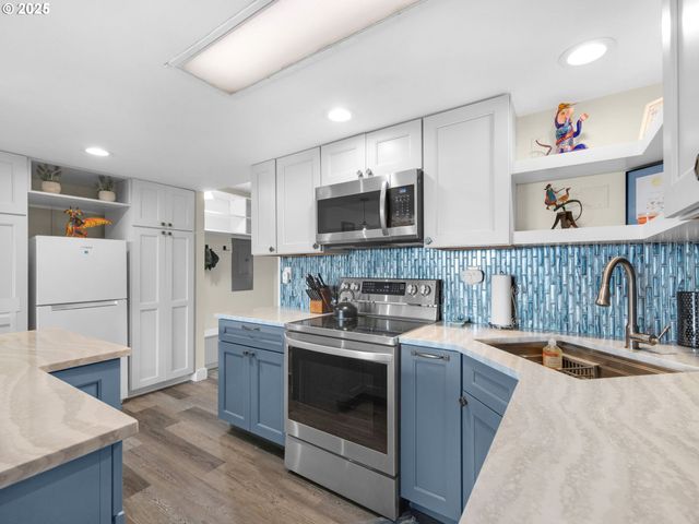 1146 N MARION Ave 1-606, Gearhart, OR 97138