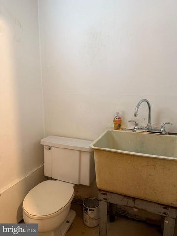 2124 COVE RD, Pennsauken, NJ 08110