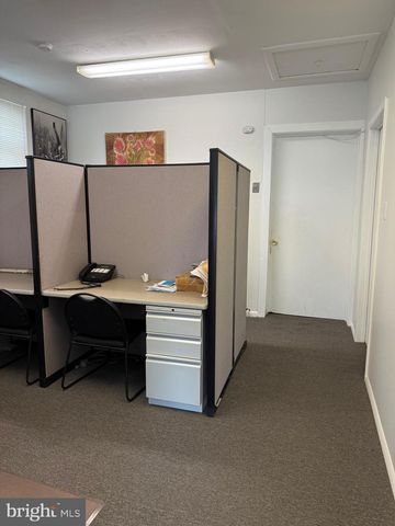 2124 COVE RD, Pennsauken, NJ 08110