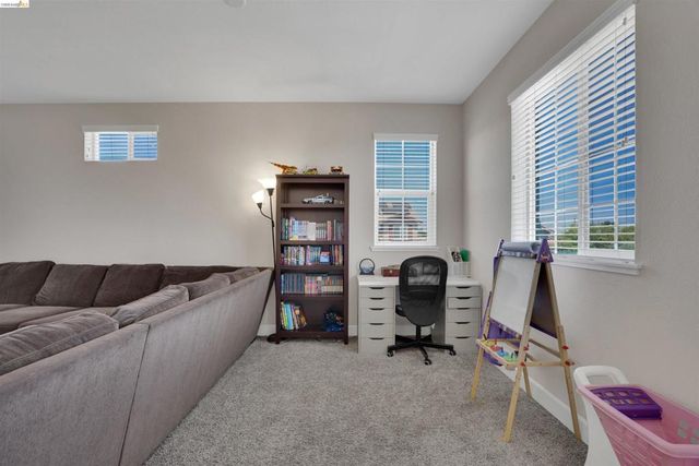 577 Sapphire Parkway, Oakley, CA 94561