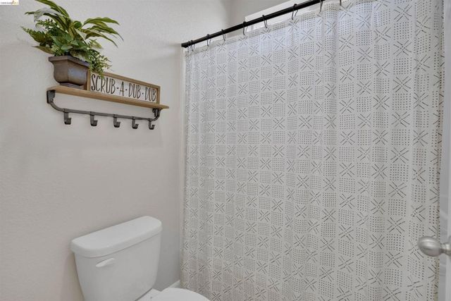 577 Sapphire Parkway, Oakley, CA 94561