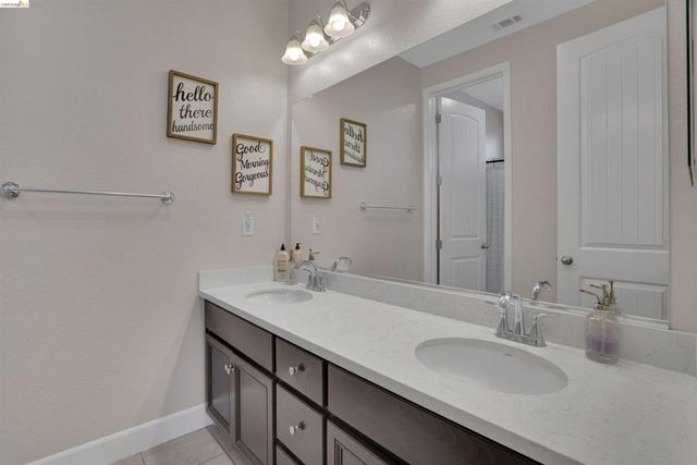 577 Sapphire Parkway, Oakley, CA 94561
