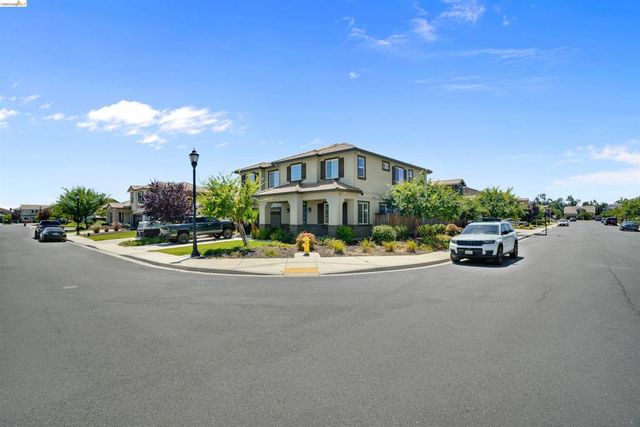 577 Sapphire Parkway, Oakley, CA 94561