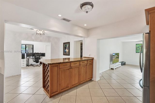 480 SW 55th Ave, Plantation, FL 33317