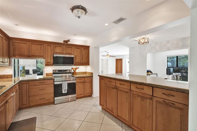 480 SW 55th Ave, Plantation, FL 33317
