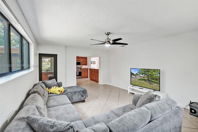 480 SW 55th Ave, Plantation, FL 33317
