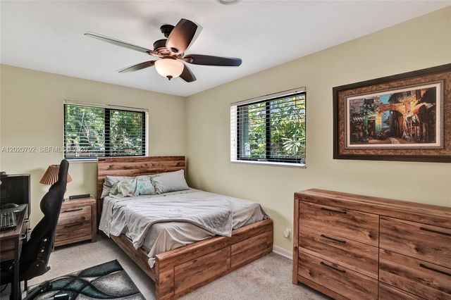 480 SW 55th Ave, Plantation, FL 33317
