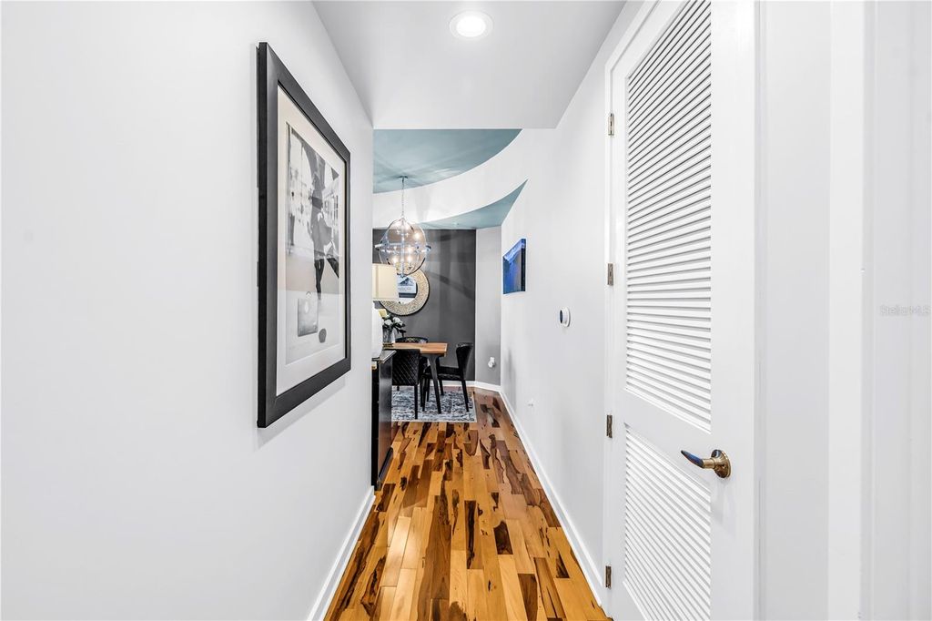 Image 7 of property listing at 777 N ASHLEY DRIVE 1614, Tampa, FL 33602