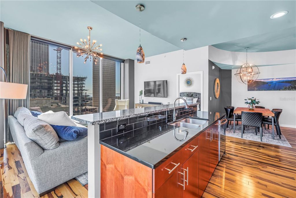 Image 9 of property listing at 777 N ASHLEY DRIVE 1614, Tampa, FL 33602