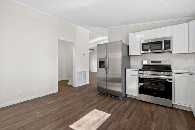 698 Meridian Dr, Smithville, TN 37166