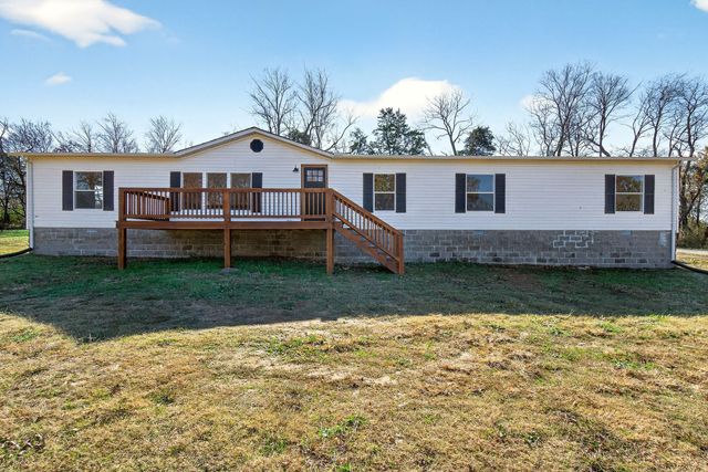 698 Meridian Dr, Smithville, TN 37166