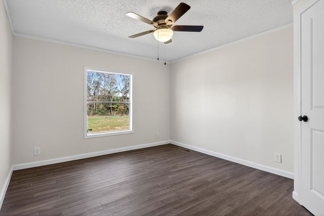 698 Meridian Dr, Smithville, TN 37166