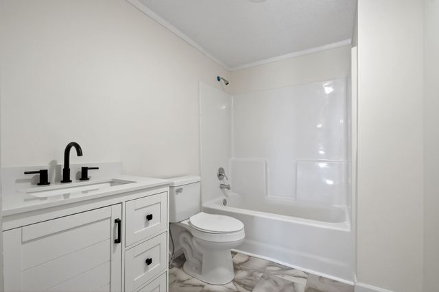 698 Meridian Dr, Smithville, TN 37166