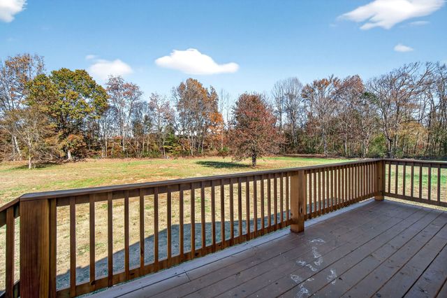 698 Meridian Dr, Smithville, TN 37166