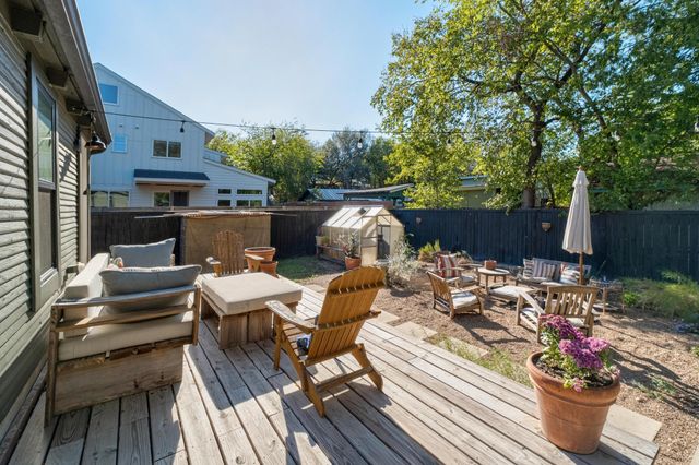 1110 Christie DR, Austin, TX 78721