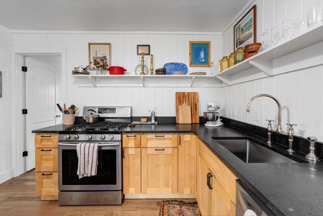 1110 Christie DR, Austin, TX 78721