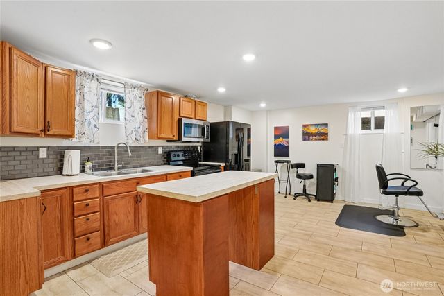 752 S Monroe Street, Tacoma, WA 98405