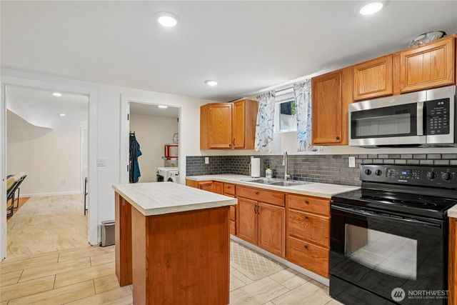 752 S Monroe Street, Tacoma, WA 98405