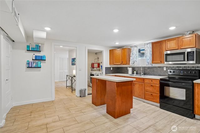 752 S Monroe Street, Tacoma, WA 98405