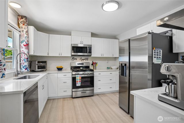752 S Monroe Street, Tacoma, WA 98405