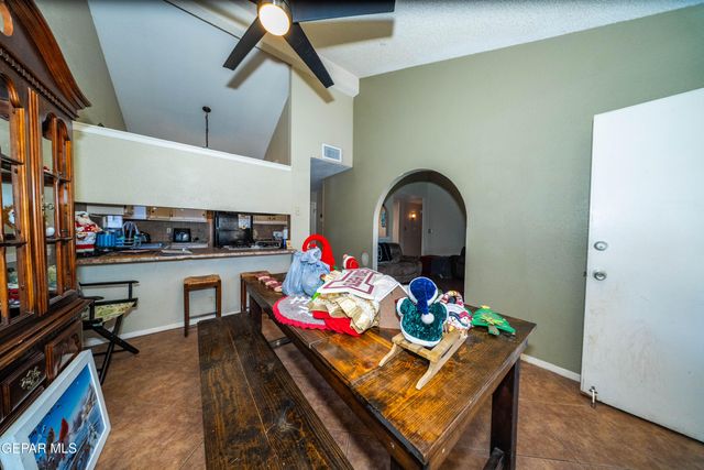 1952 RALPH JANES Place, El Paso, TX 79936